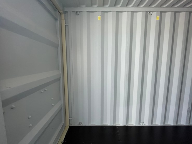 #1633-•-20'-shipping-container-(of)-image-11