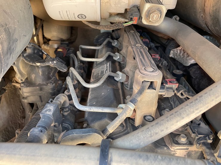 2020-bobcat-t64-image-23