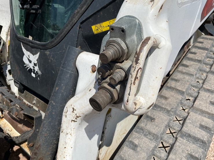 2020-bobcat-t64-image-18