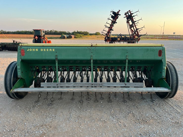 john-deere-8300-image-10