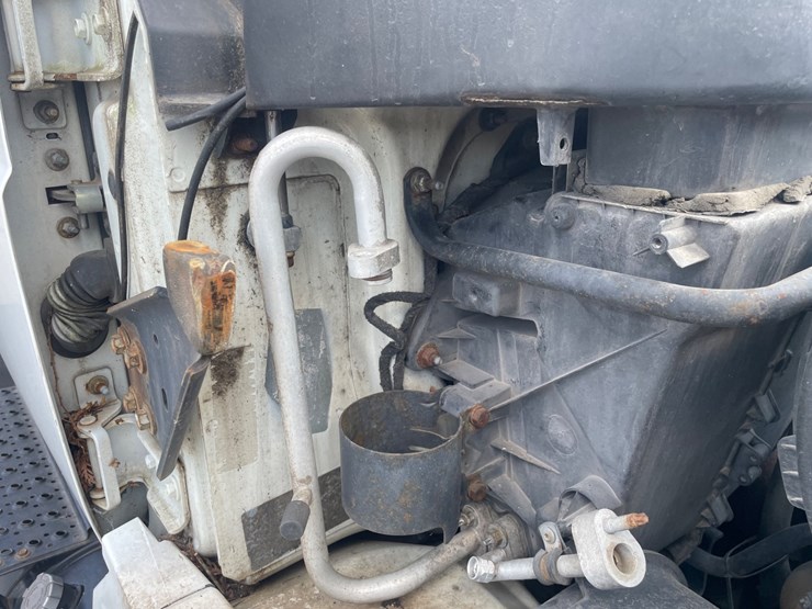 2003-international-durastar-4300-image-52