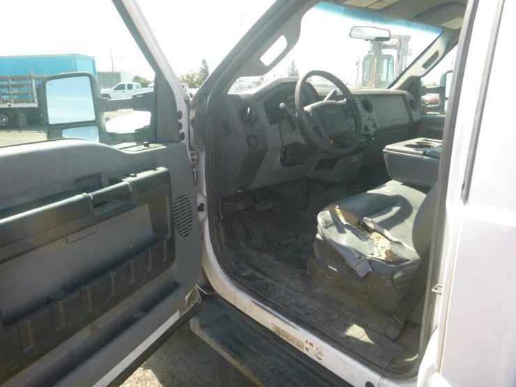 2015-ford-f550-image-5