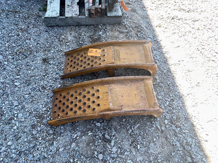 #2464-•-(2)-metal-car-ramps-image-2