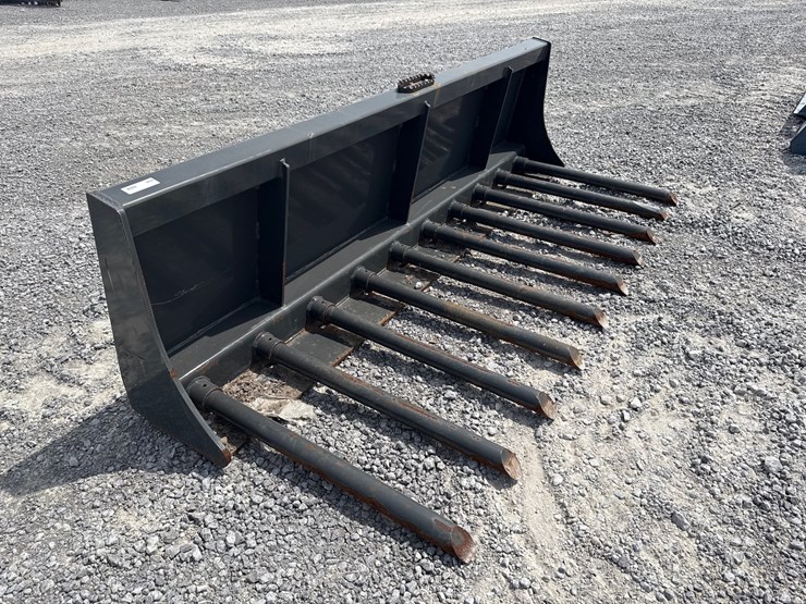 #24-•-cid-xtreme-84"-xmf84-manure-fork-image-2
