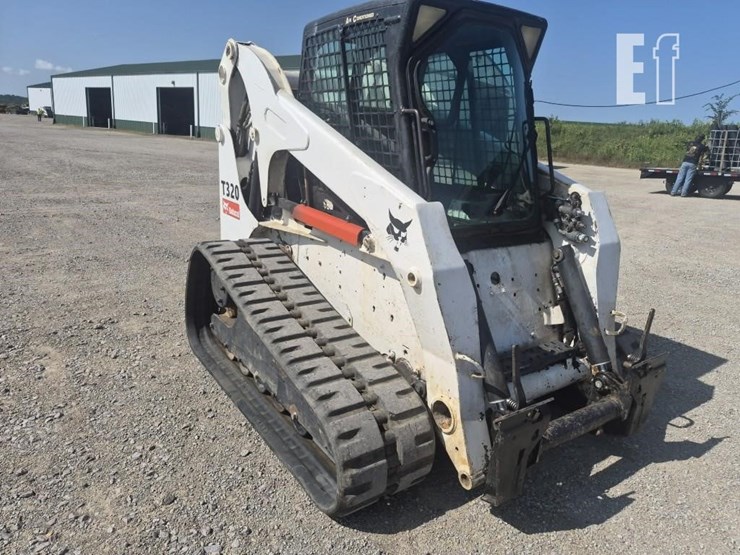 2007-bobcat-t320-image-4