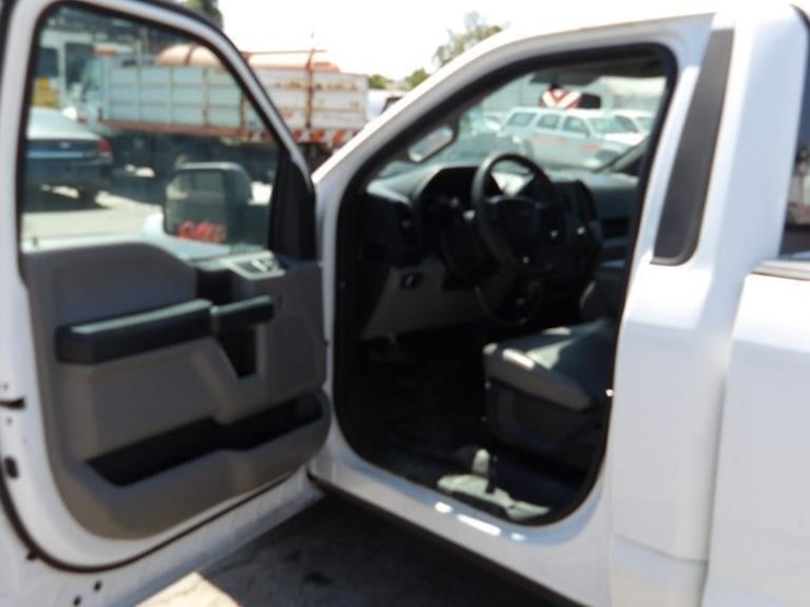 2017-ford-f150-xl-image-15