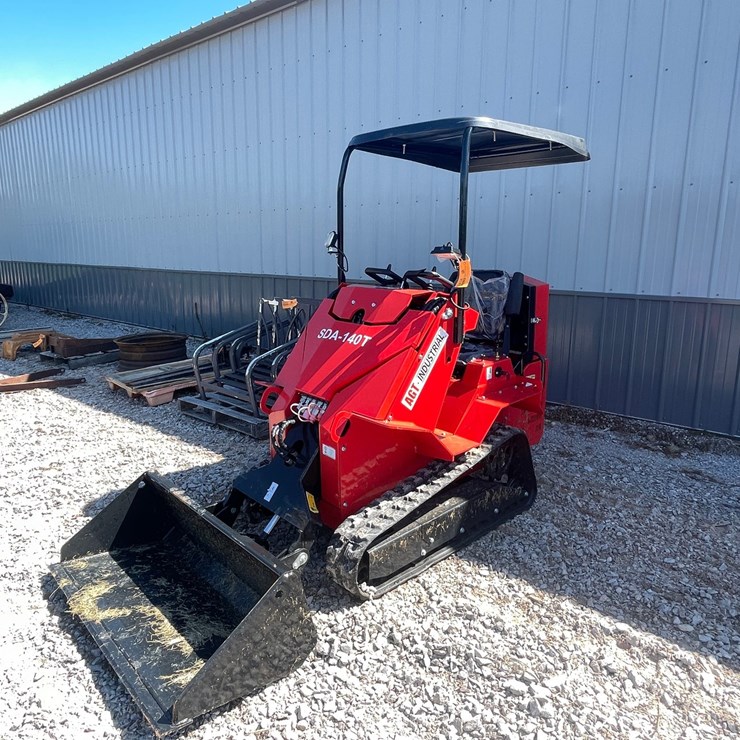 #2458 • AGT SDA-140T Track Loader