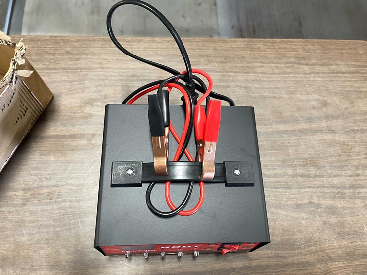 #8544-•-universal-smart-battery-charger-(cw)-image-6