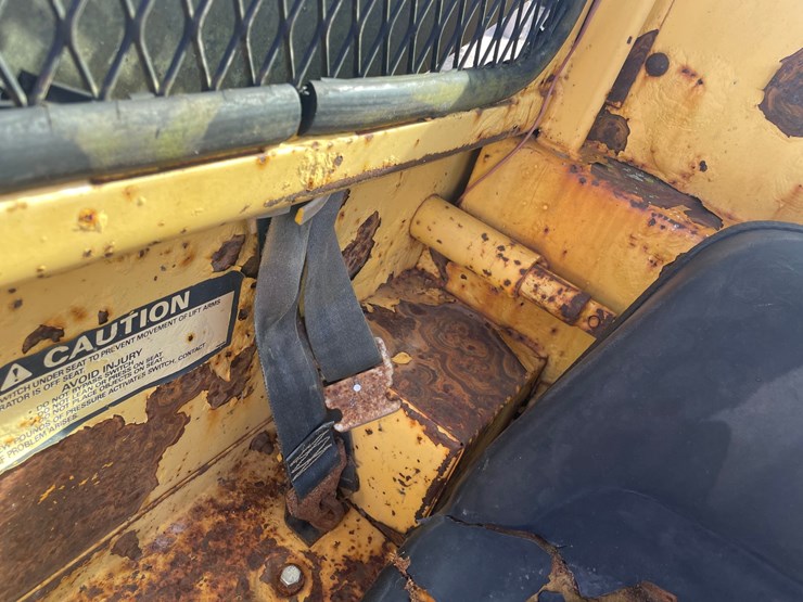 new-holland-l785-image-52