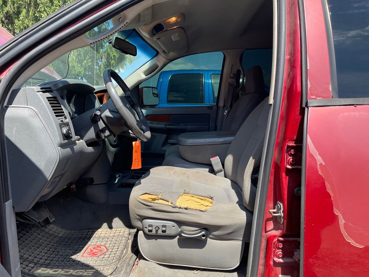 #1134-•-2006-dodge-ram-mega-cab-pickup-truck-(has-wi-title)-image-41