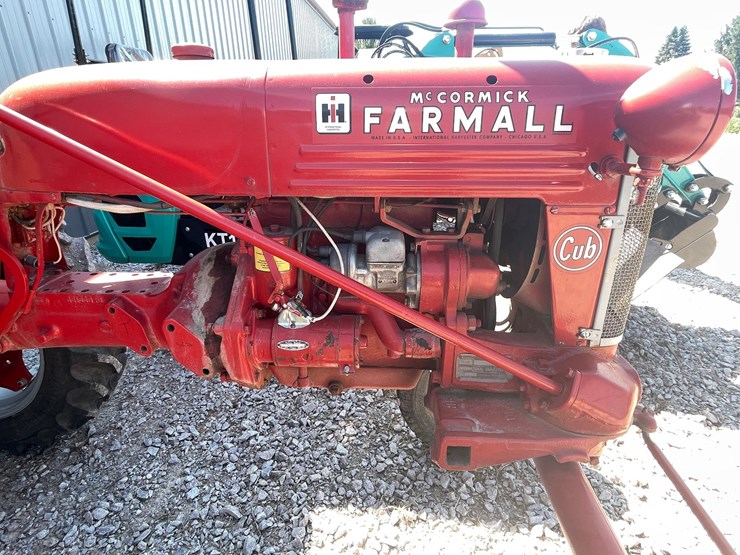 #2457-•-1948-farmall-cub-image-4