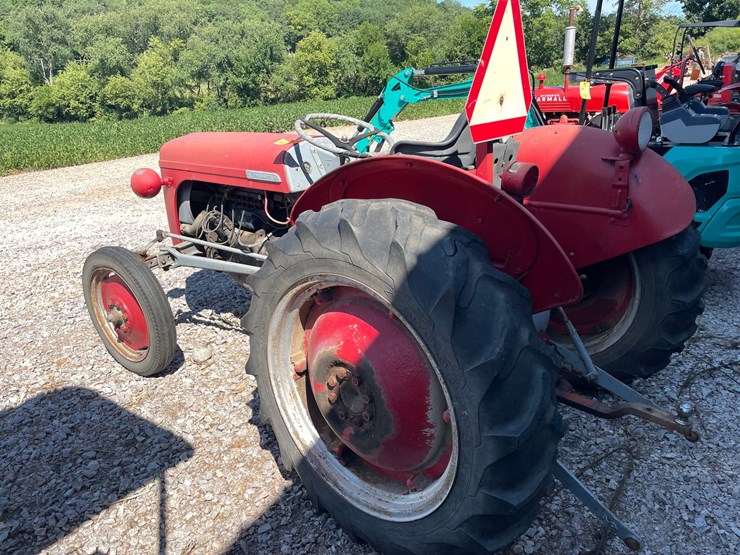 #2455-•-ferguson-tractor-image-7