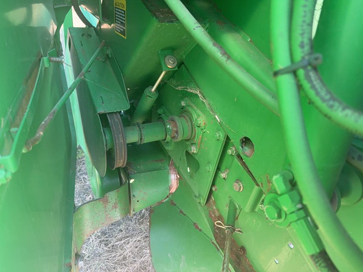 john-deere-566-image-17