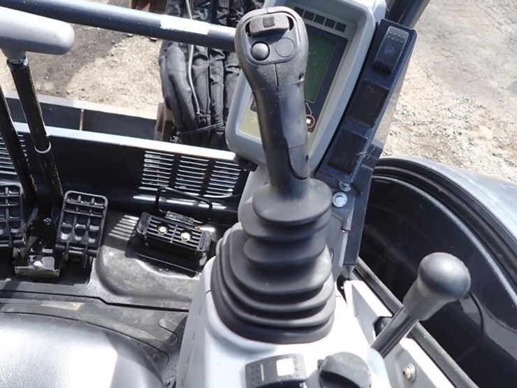 2023-deere-35g-image-23
