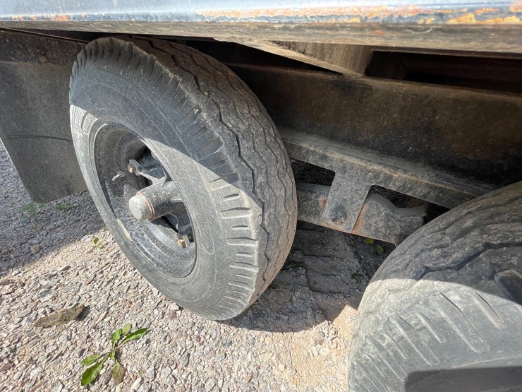 #2087-•-seed-tender-on-tri-axle-trailer-(no-title)-image-21