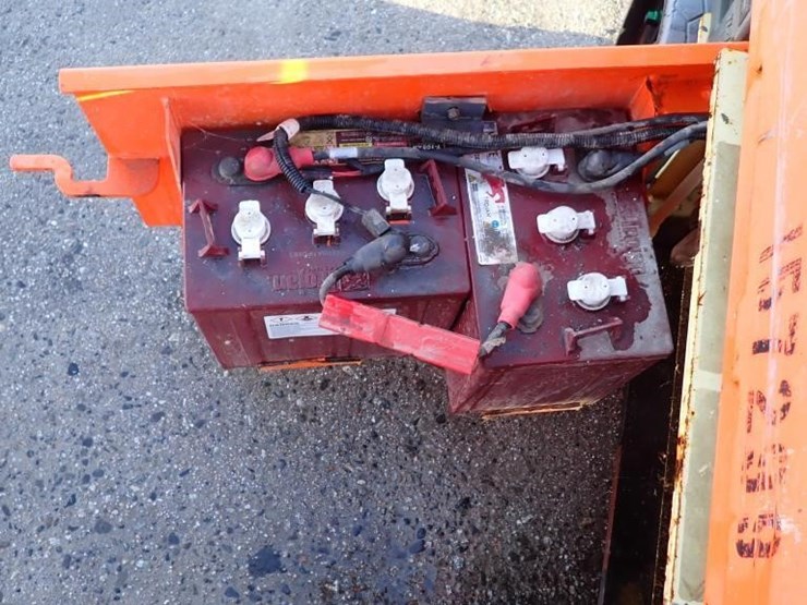 2015-jlg-1230es-image-7