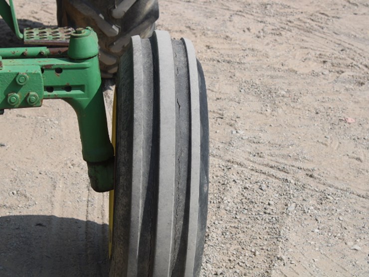 john-deere-4040-image-11