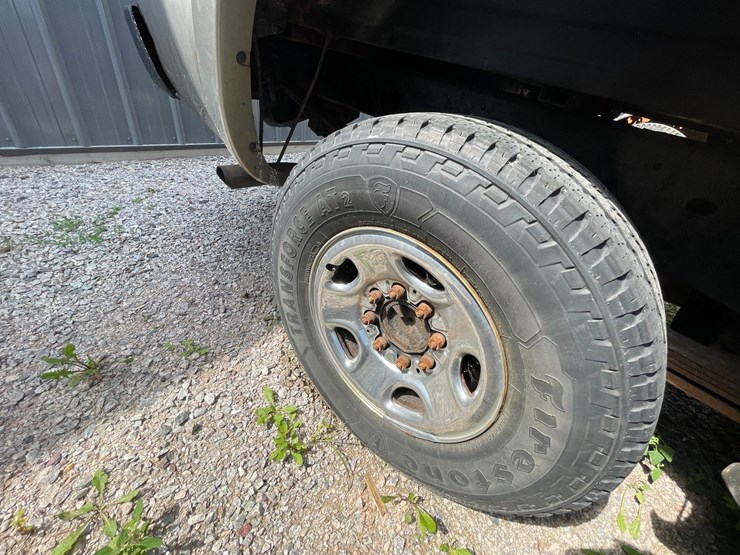 2003-chevrolet-2500-image-15