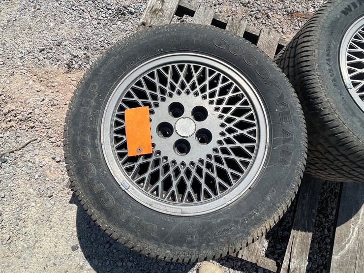 #2503-•-set-of-(4)-goodyear-tires-on-5-bolt-rims-image-5
