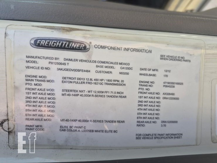 2013-freightliner-cascadia-125-image-22