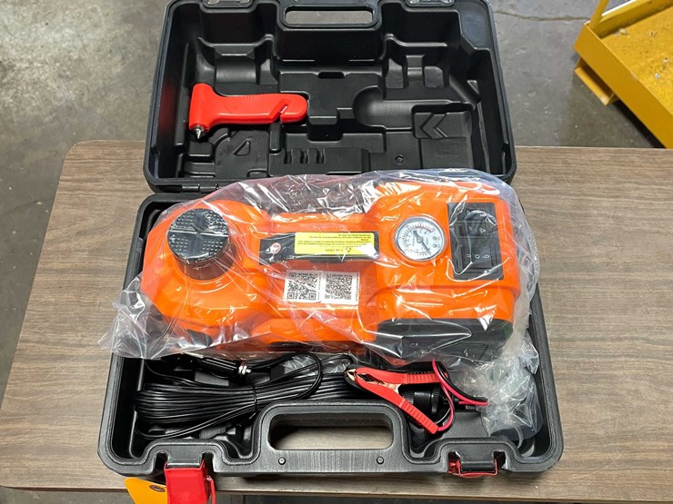 #8543-•-hydraulic-vehicle-jack-and-more-(cw)-image-1
