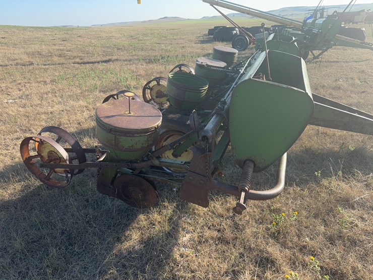 john-deere-corn-planter-image-7