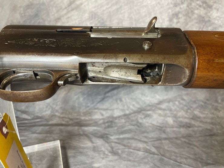 #3057-•-browning-auto-5-light-twelve,-12-ga.-shotgun,-sn:-298999-image-14