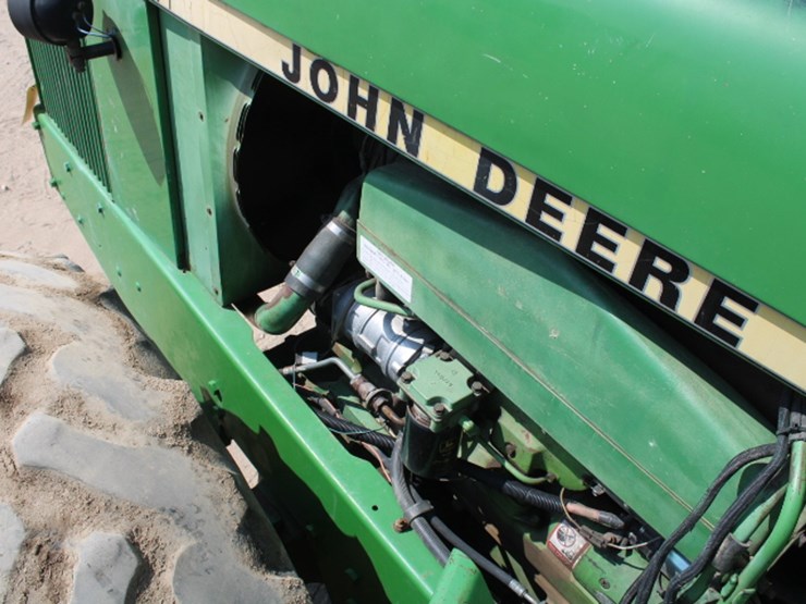 john-deere-8440-image-32