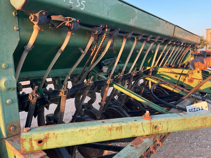 john-deere-8300-image-5