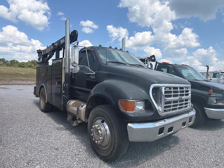 2000-ford-f650-image-3