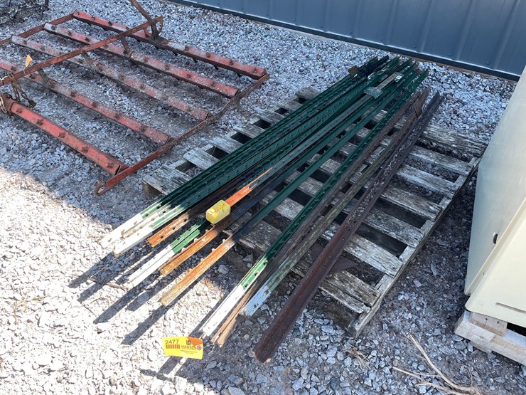 #2477-•-pallet-of-t-posts-image-1
