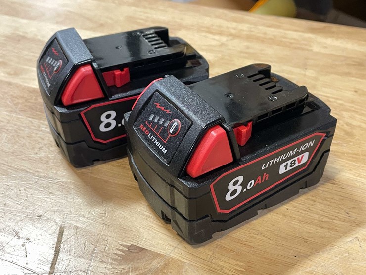 #8569-•-(2)-18v-batteries-(pr12)-image-1