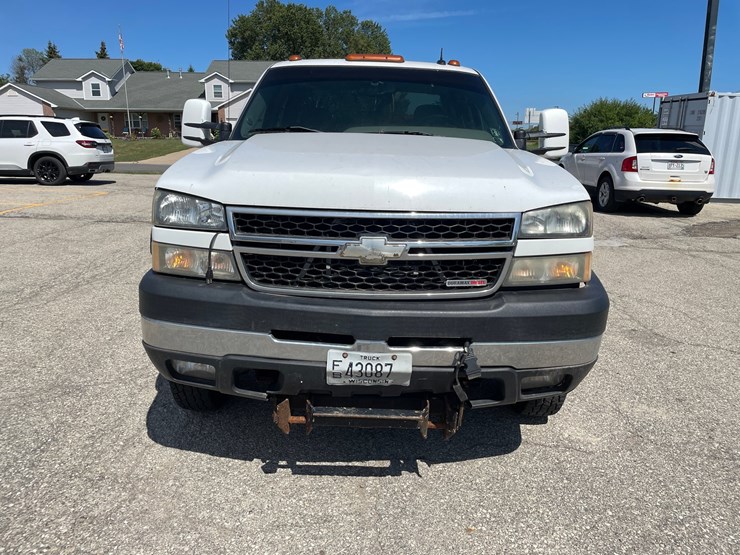2003-chevrolet-silverado-3500-image-2