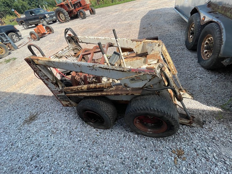 #2084-•-clark-m371-skid-loader-shell-image-5