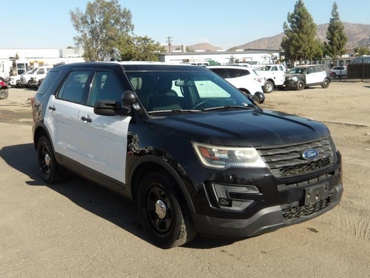 2019-ford-explorer-image-2
