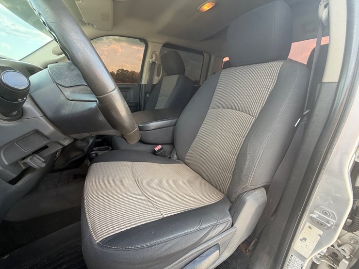 2011-dodge-ram-3500-image-14