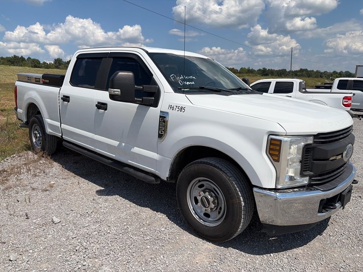 2019-ford-f250-xl-image-11