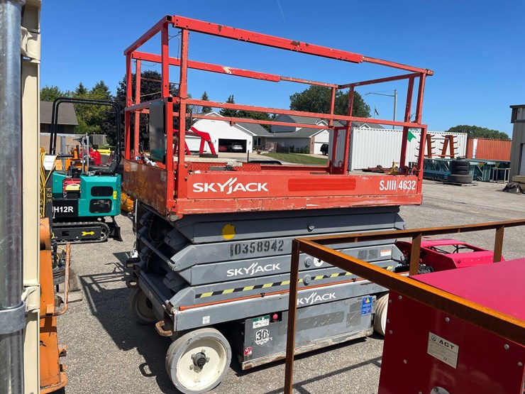 #1621-•-skyjack-4632-scissor-lift-(o10)-image-1