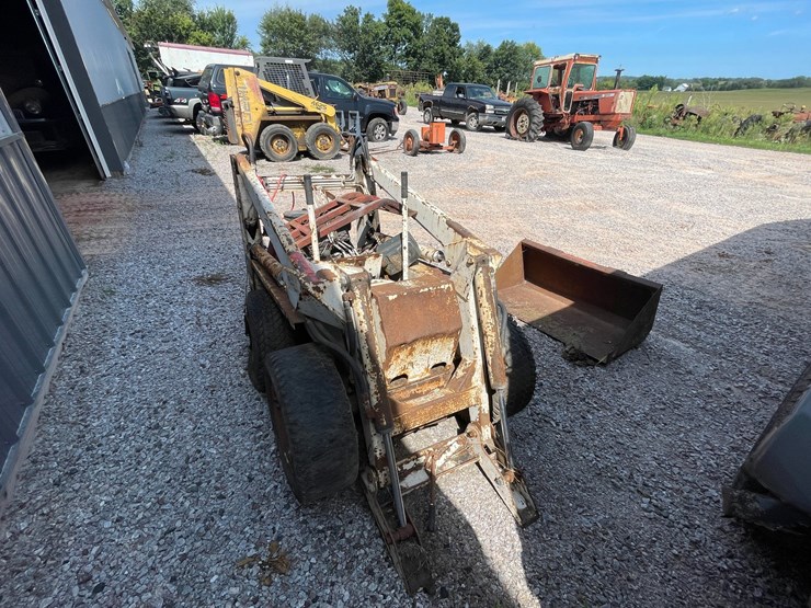 #2084-•-clark-m371-skid-loader-shell-image-4