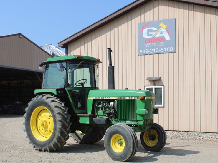 john-deere-4040-image-40