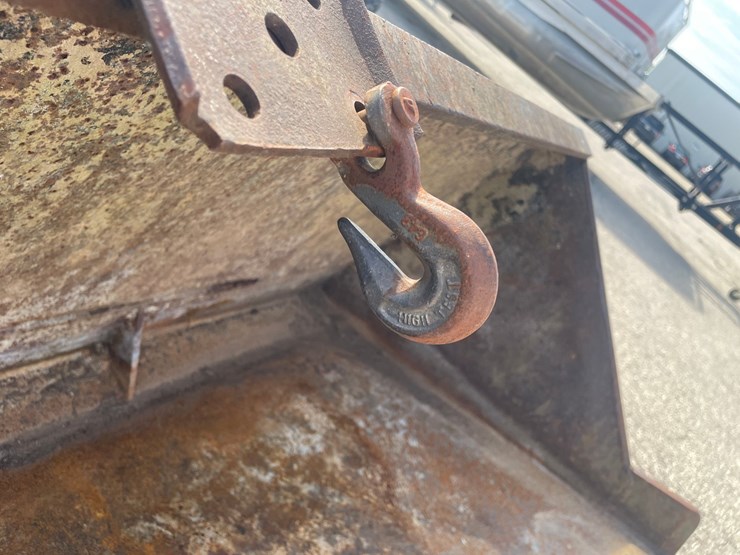 new-holland-l785-image-25