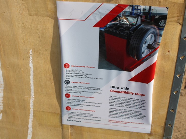#9371-•-tire-balancing-machine-image-2