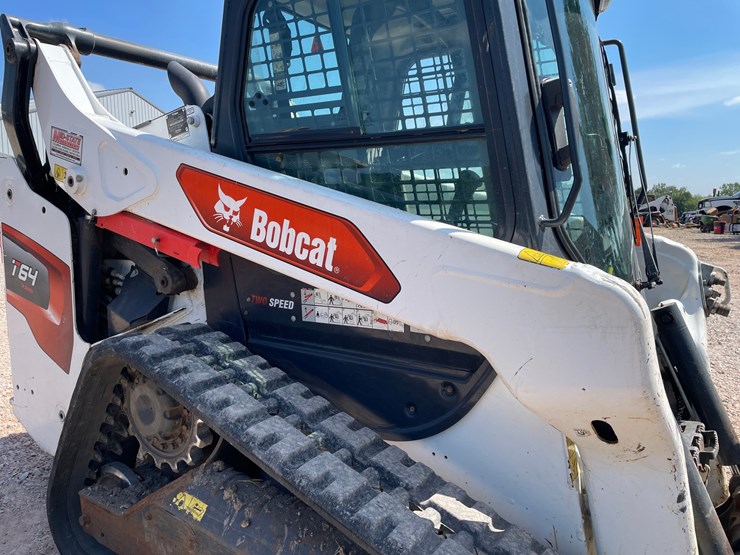 2020-bobcat-t64-image-13
