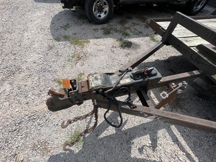 #2086-•-14'-tandem-axle-equipment-trailer-(no-title)-image-9