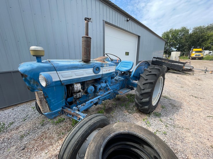 ford-3000-image-1