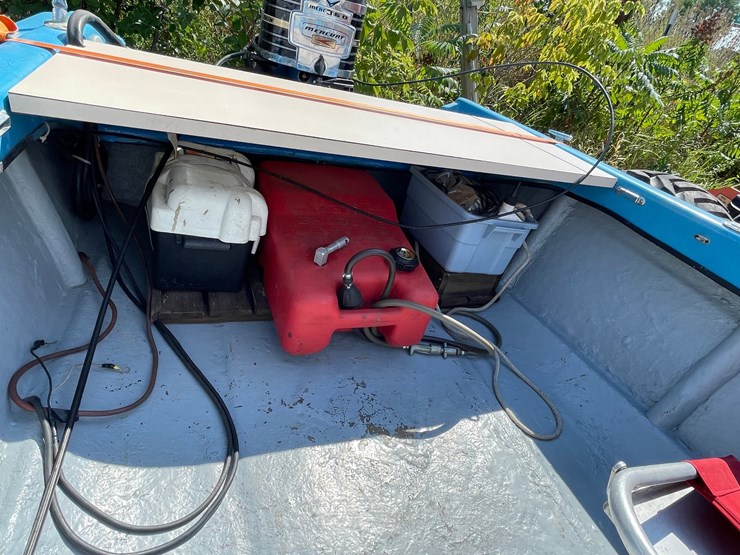 #1613-•-1958-hunter-14'-fiberglass-boat-(of)-image-9