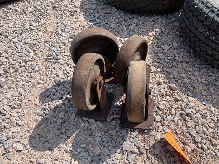 #2099-•-set-of-(4)-colson-endura-hard-rubber-casters-image-2