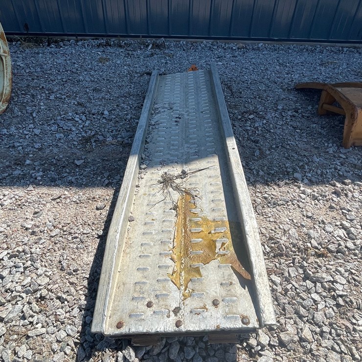 #2465 • Pair of Aluminum Ramps