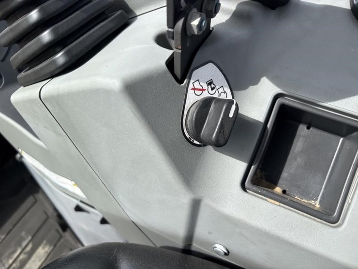 2020-bobcat-e35-image-38