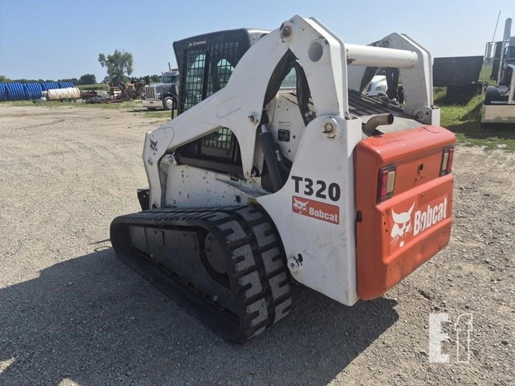 2007-bobcat-t320-image-8